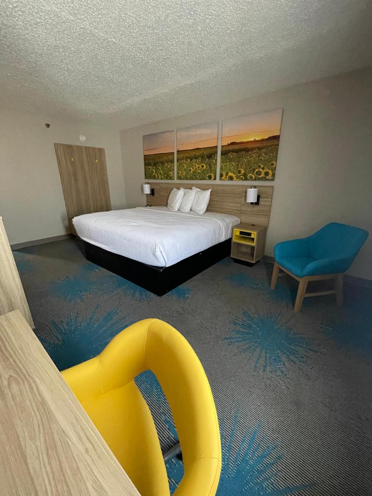 Days Inn By Wyndham Mandan Bismarck Area Экстерьер фото